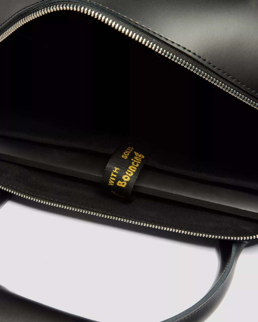 Bolso de Viaje Dr Martens Negro Daytripper Kiev Leather Bag